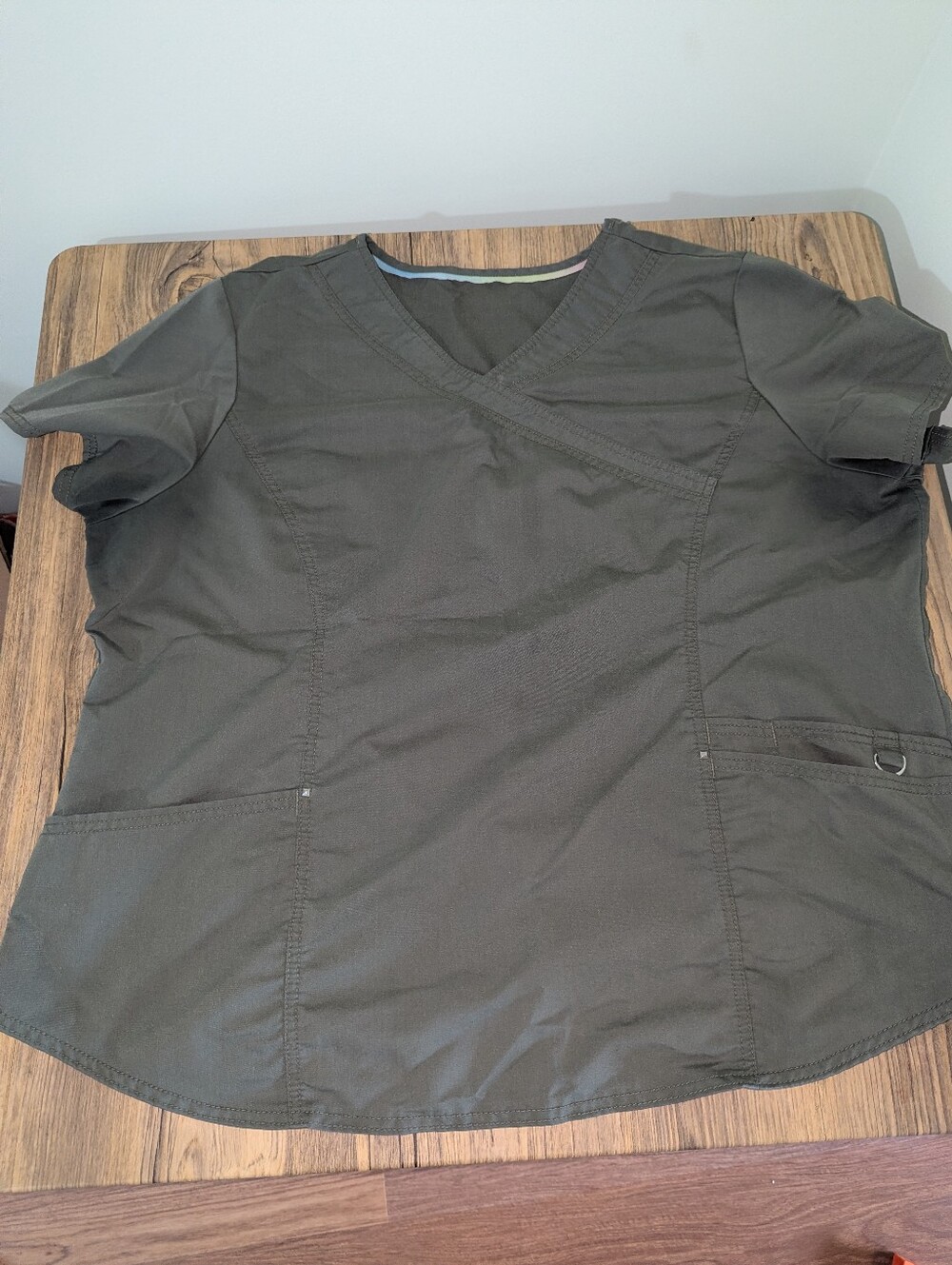 Women's 2X 2XL Olive V-Neck Scrub Top Double Pockets Comfortable
